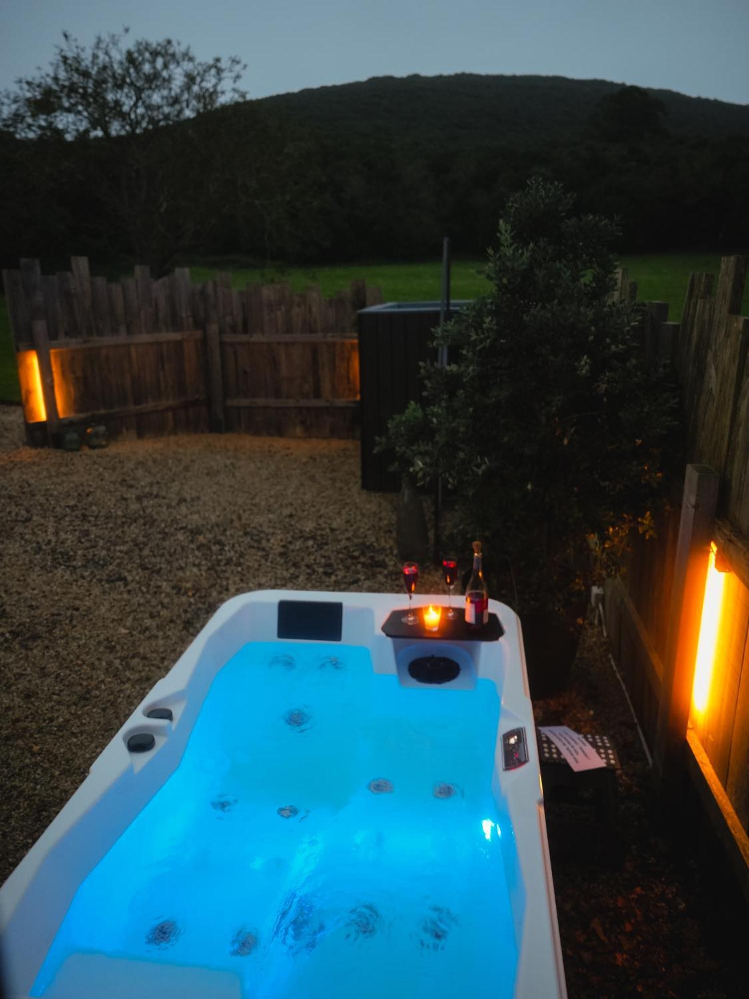 Vibe Luxury Cabins อาร์นูเอโร ภายนอก รูปภาพ